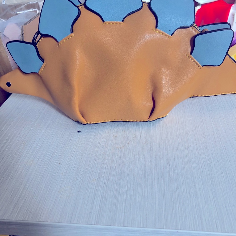 Yellow and Blue Stegosaurus Dinosaur 🦕 bag… - Picture 6 of 6